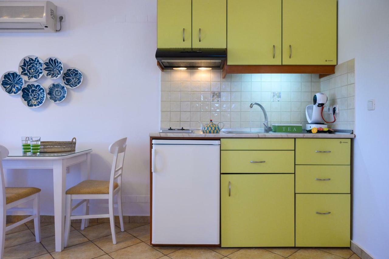 Mirabeli Apartments & Suites Pollónia Kültér fotó